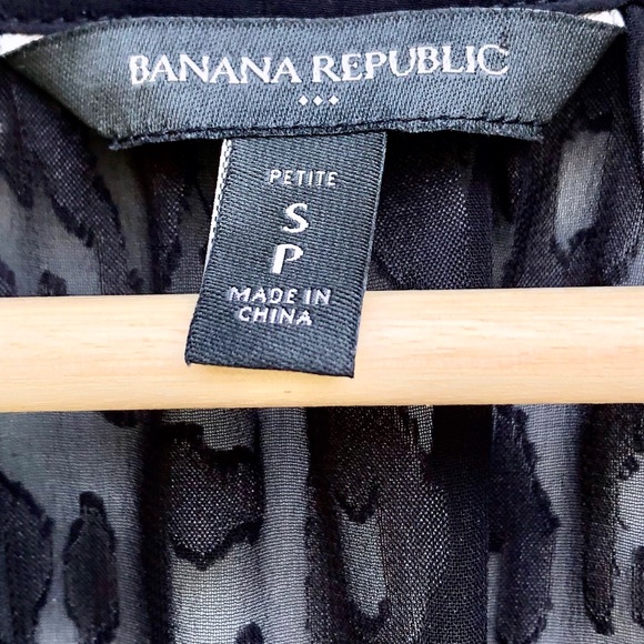 Banana Republic | Semi Sheer Animal Print Blouse - Picture 3 of 7